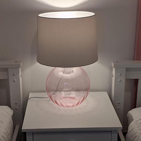 Glenclova - No 5 Bellyeoman, Bright Two Bedroom Apartment 邓弗姆林 外观 照片