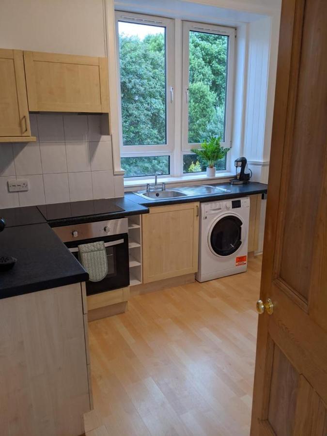 Glenclova - No 5 Bellyeoman, Bright Two Bedroom Apartment 邓弗姆林 外观 照片